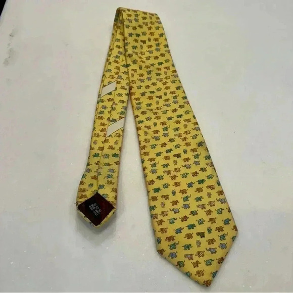 Salvatore Ferragamo luxury yellow silk tie with small whimsical elephant print. - Picture 7 of 11